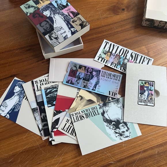 COMPLETE Taylor Swift Eras Tour VIP Denver - Picture 7 of 12